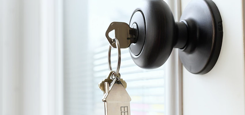 Bifold Door Knob Replacement in San Mateo, California