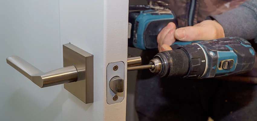 Broken Door Handle Lock Repair in San Mateo, California